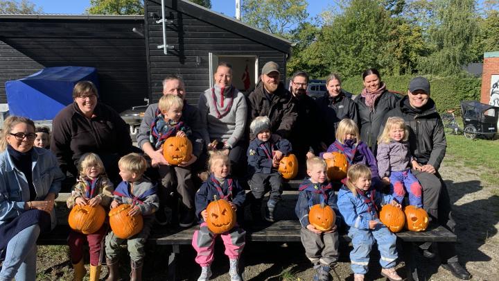 Familiespejder og deres flotte græskar